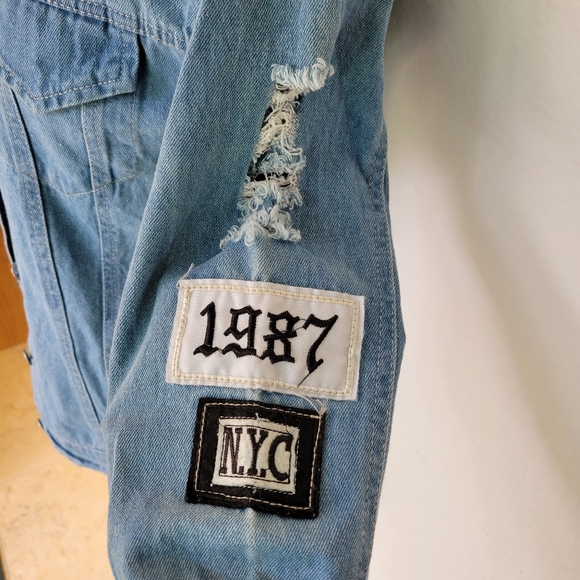 Korea Kpop Retro Frayed Embroidery Jean Jacket - Picture 3 of 5
